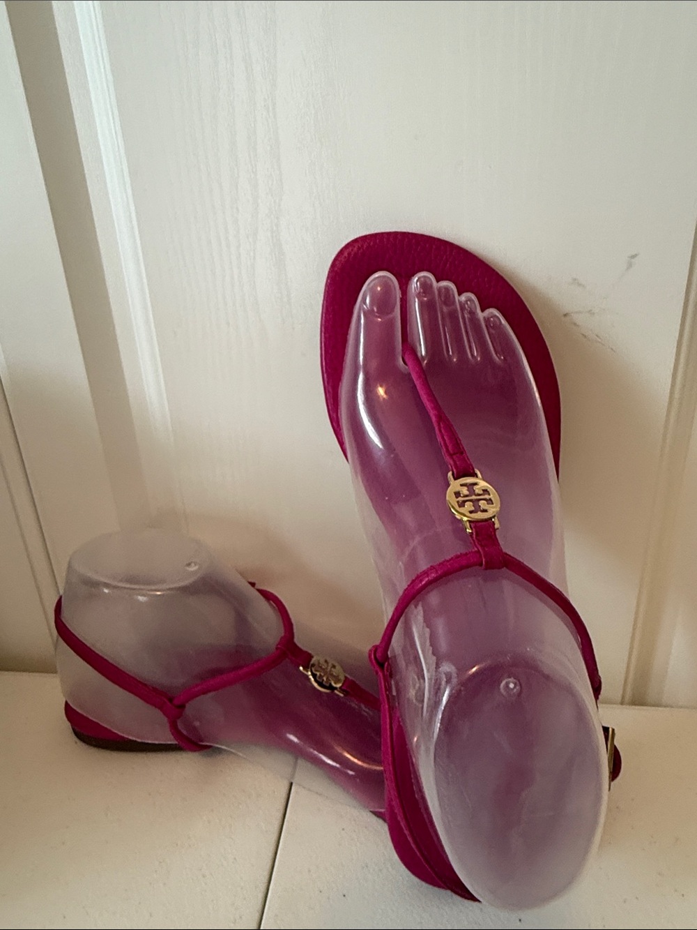 Tory Burch Aine Magenta T-Strap Sandals with Gold Double T Logo ( sz 9)